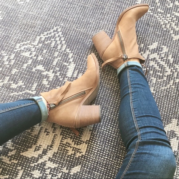 Dolce Vita Tan Leather Heeled Booties 6.5 - Picture 2 of 8